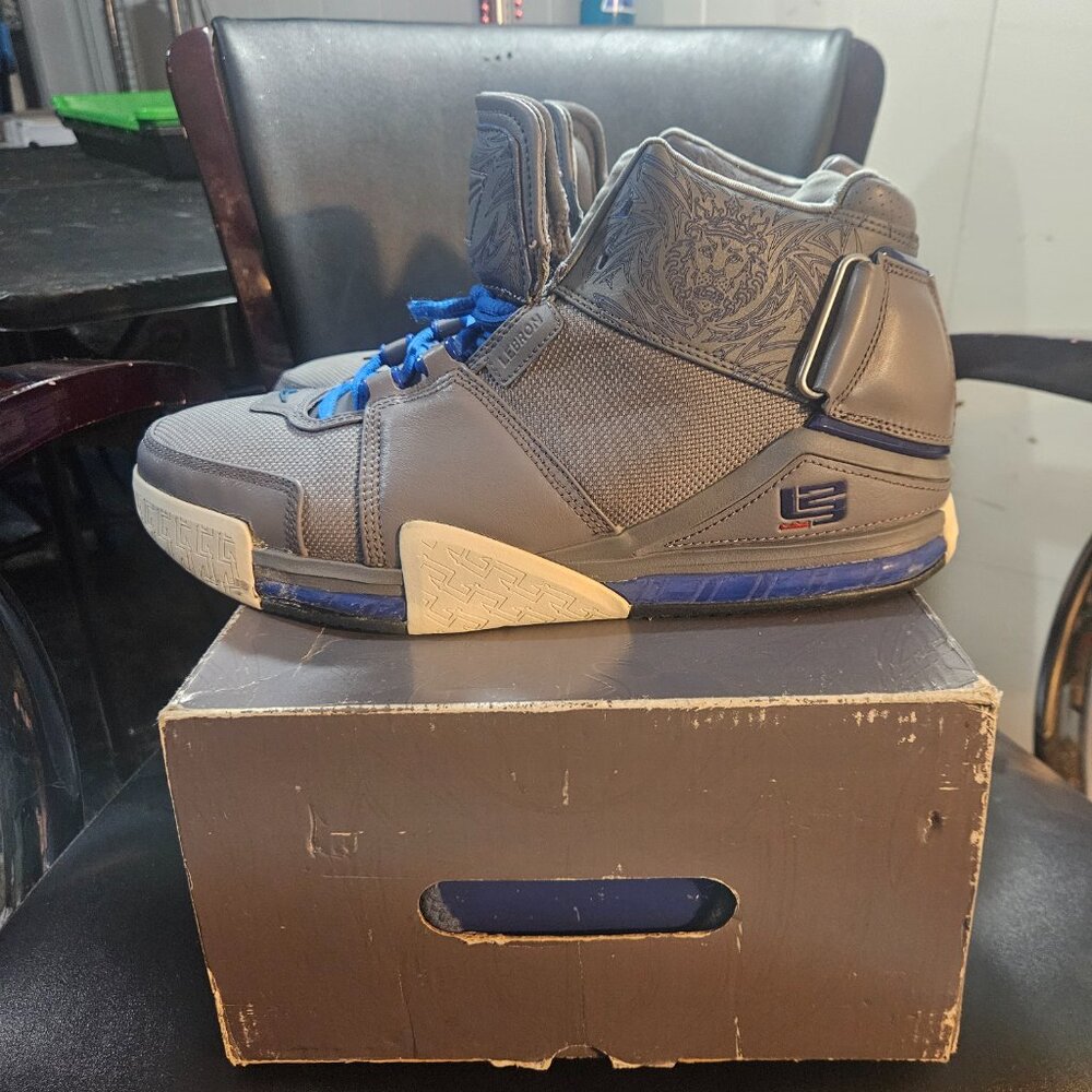 Nike Lebron 2